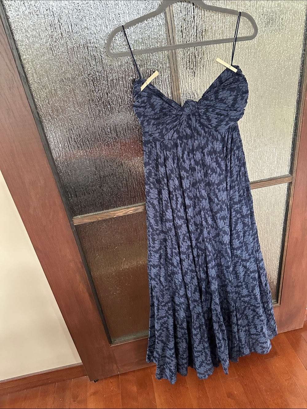Alexis Elea Gown Strapless Twist-Front Lace Maxi Dress in blue size large. - Picture 9 of 13